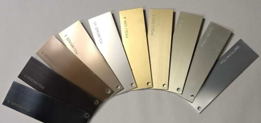 Aluminium anodisé : échantillons anodisés colorés